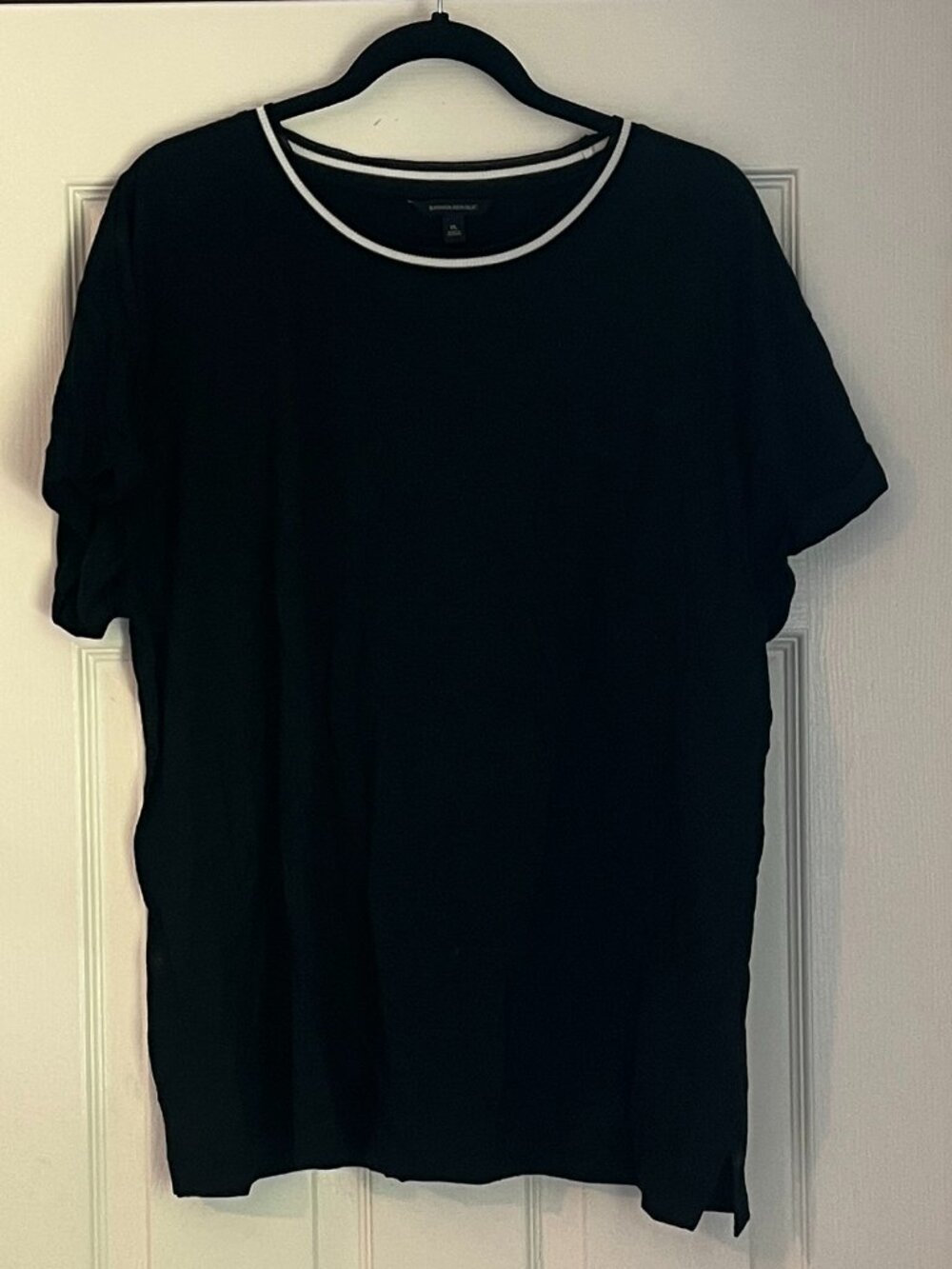 Banana Republic Black Crew Neck T-Shirt with White Trim
